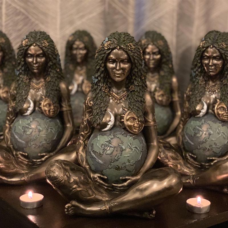 Bronze finish Gaia statue, a powerful symbol of fertility and the earth's nurturing essence, resin art