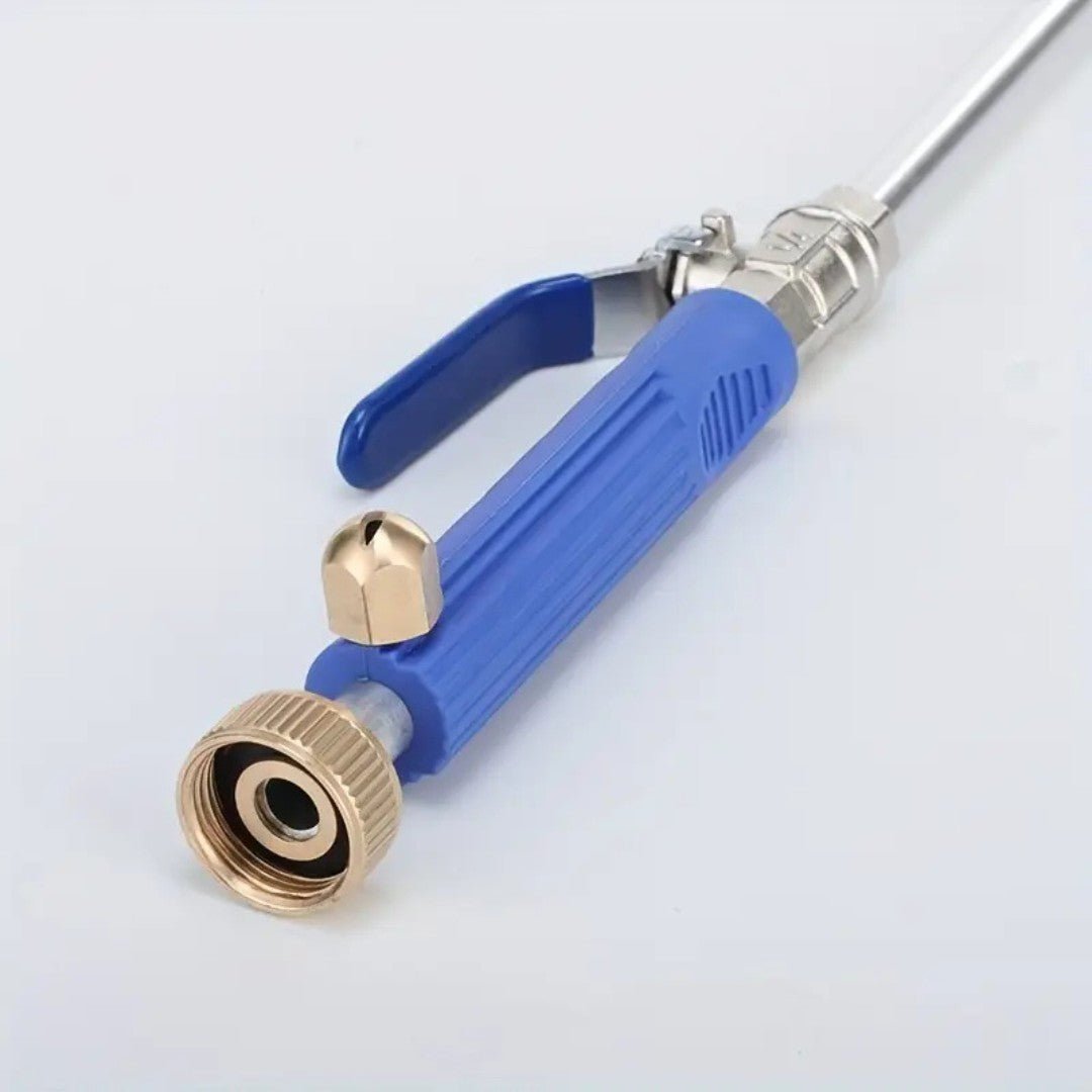 Durable high-pressure hose nozzle for effective car washing, easily removing dirt, mud & grime.