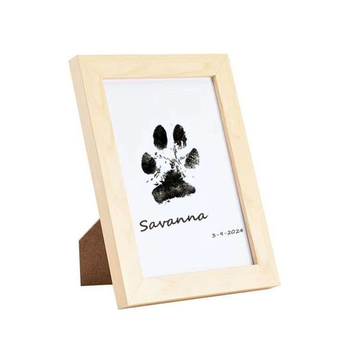 Finished paw print example using the Inkless Pet Paw Print Kit