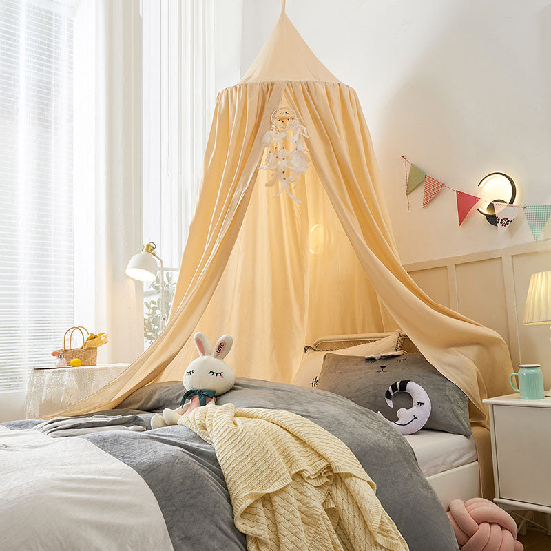 Dreamy children's canopy bed net, perfect for creating a magical, cozy space for play and sleep.