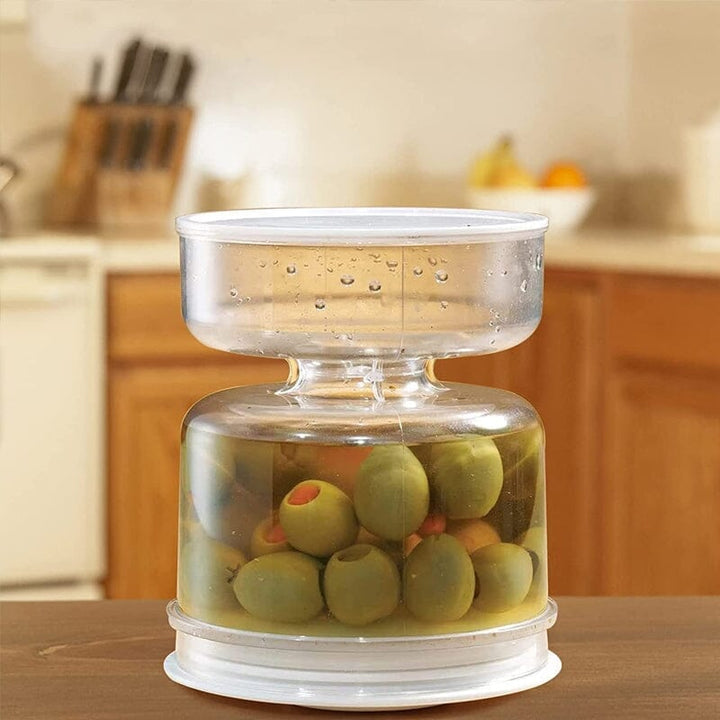 Durable kitchen container for pickles and olives, with an efficient liquid straining system