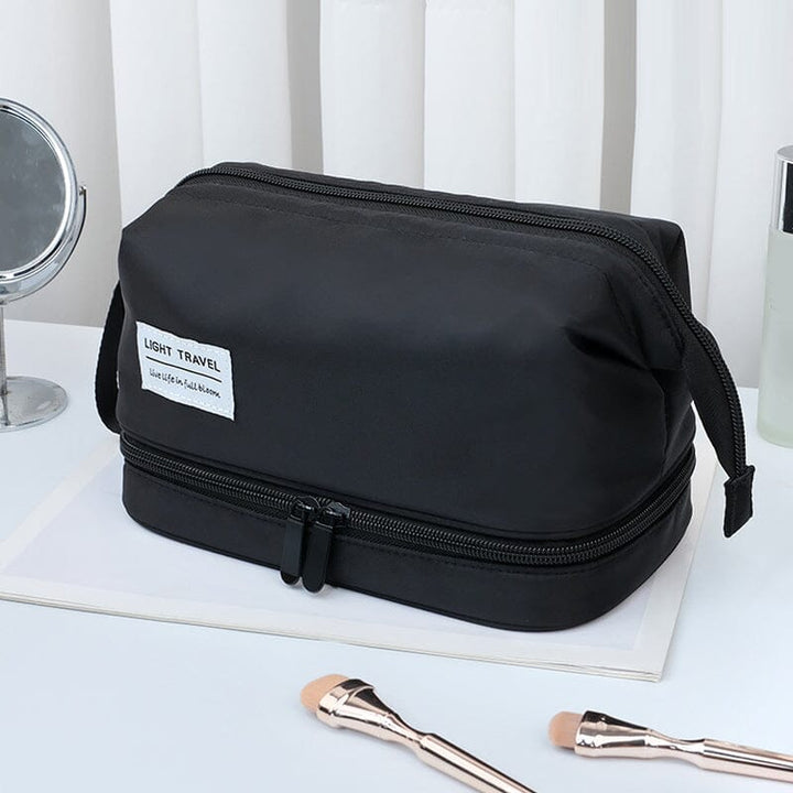 Multifunctional oxford cloth toiletry bag, showcasing its durable zipper and waterproof material for travel.