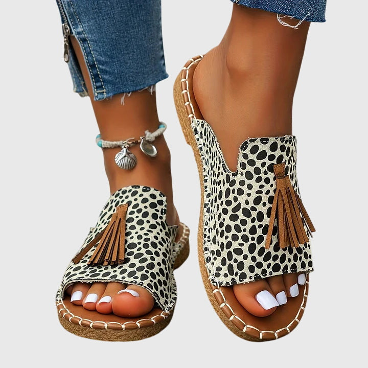 Lightweight Lorraine women's orthopedic sandals, featuring adjustable straps & arch support for walking comfort.
