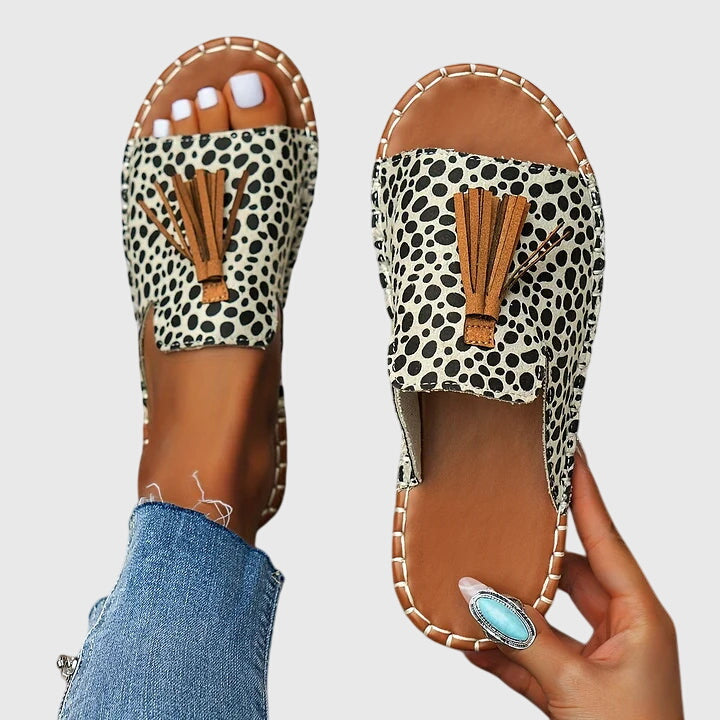 Everyday comfort: Lorraine women's orthopedic sandals with arch support, adjustable for casual summer wear.