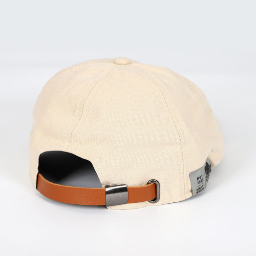 Men's classic adjustable beret, a timeless and versatile fashion accessory, perfect for sophisticated style.