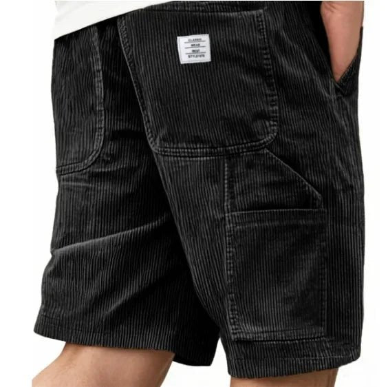 Versatile men's cargo shorts, relaxed fit. Great for travel, outdoor activities, or casual summer days.