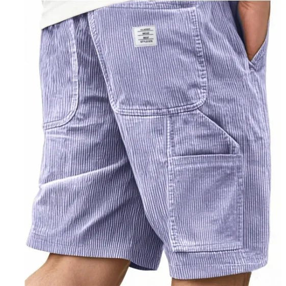 Versatile men's casual cargo shorts, relaxed fit. Suitable for travel, outdoor exploration, & street style.