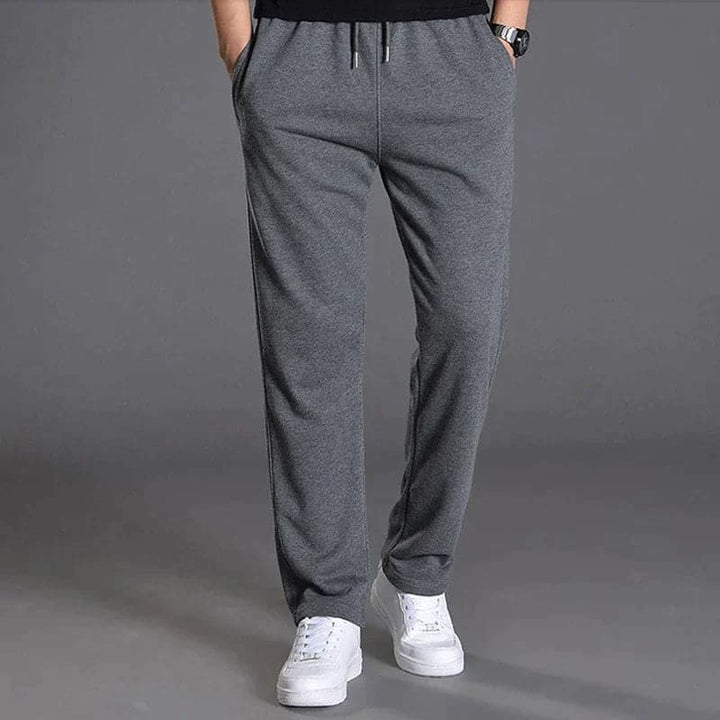Spring-ready men's casual trousers, offering a comfortable relaxed fit for daily wear.