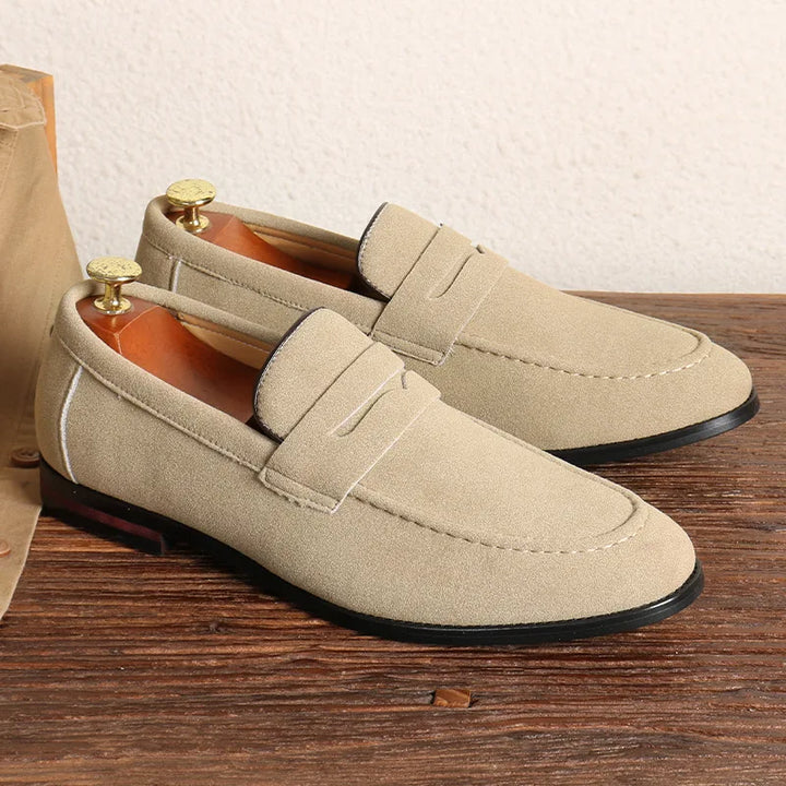 Men's casual slip-on loafers in a versatile shade, perfect for effortless summer style and comfort.