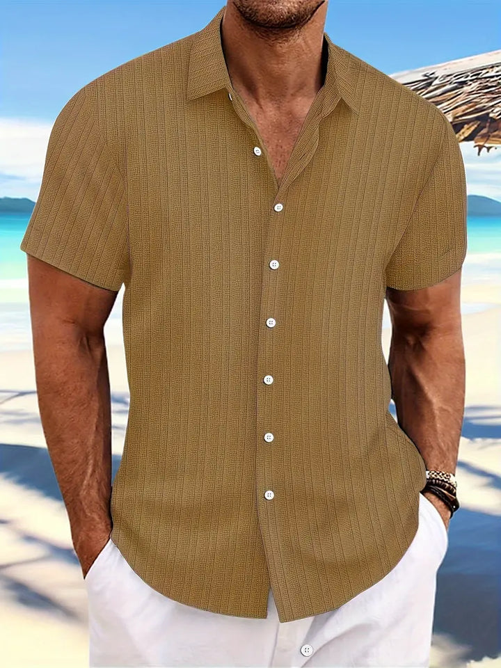 Men's brown casual button-down shirt with short sleeves, ideal for relaxed summer days.
