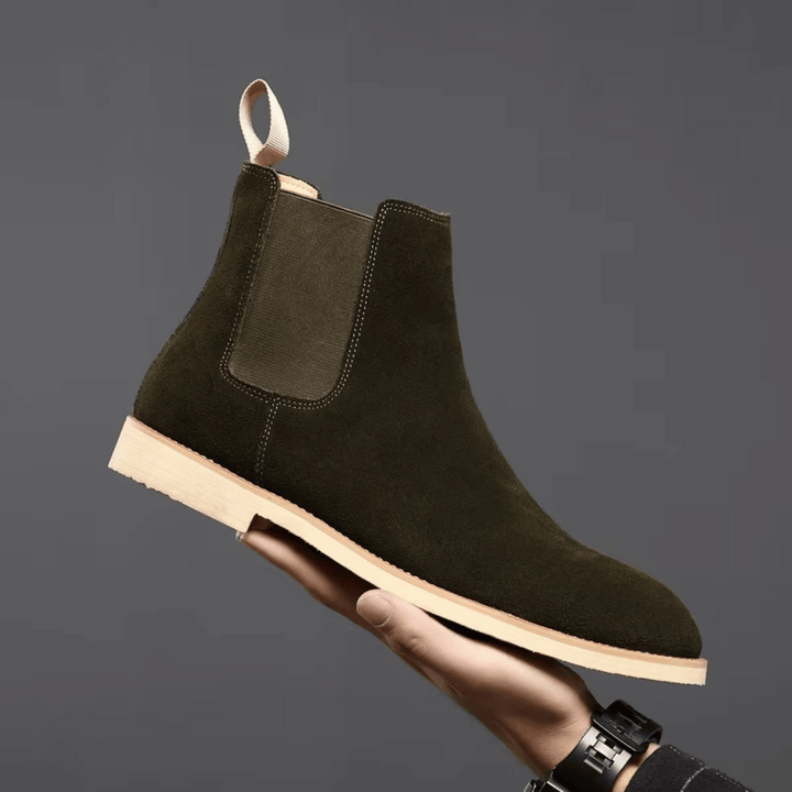 Classic men's leather Chelsea boots, ideal ankle boots for year-round versatile fashion and comfort.