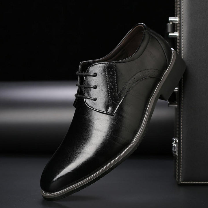 Men's business attire lace-up shoes, offering a classic and refined look for any formal occasion.