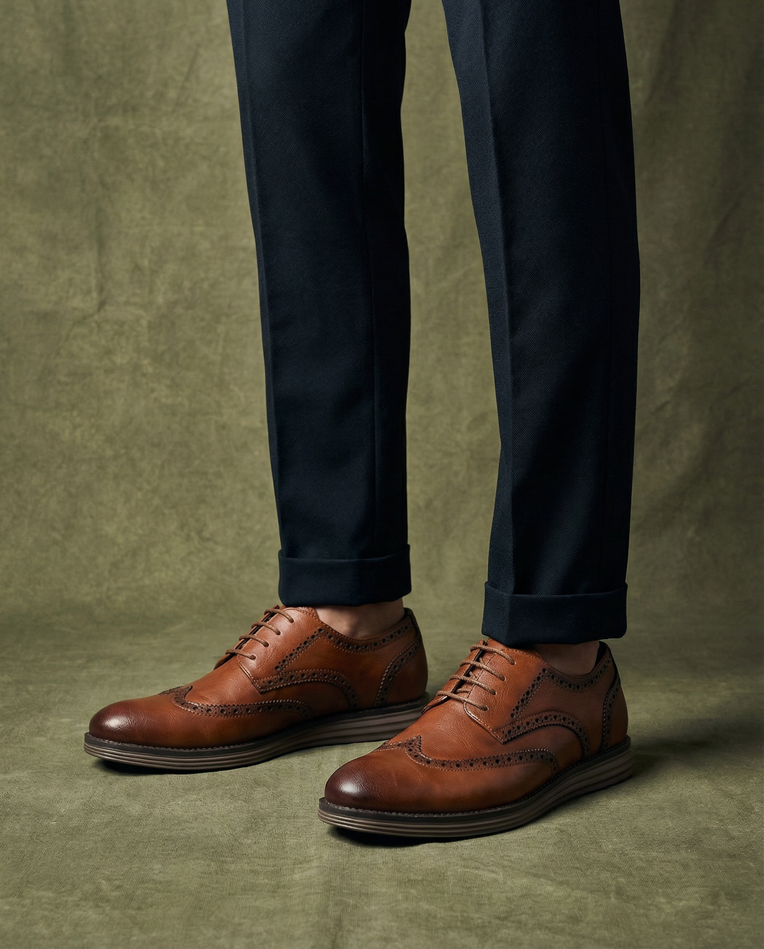 Versatile men's classic brogue Oxford dress shoes, ideal for office, formal occasions, and everyday fashion.