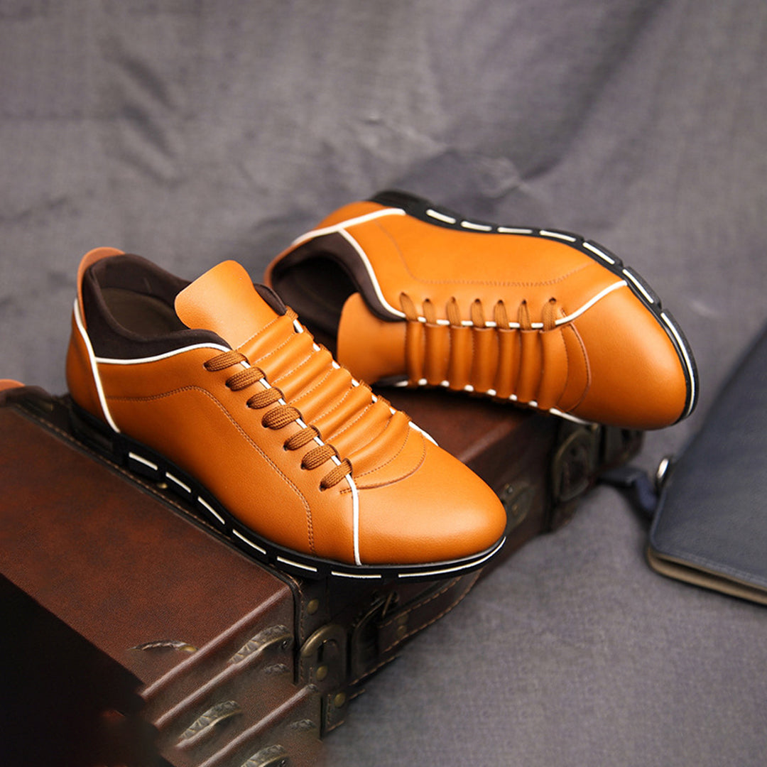 Men's comfortable low-top sneakers with classic design, perfect for versatile casual outfits.
