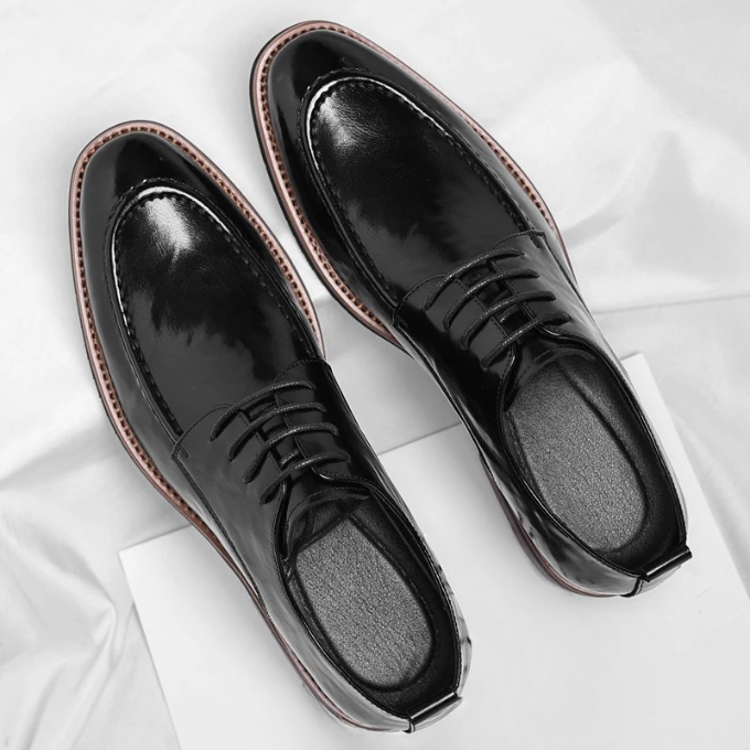 Men's sophisticated burnished oxford dress shoes, offering a timeless classic style for any formal event.