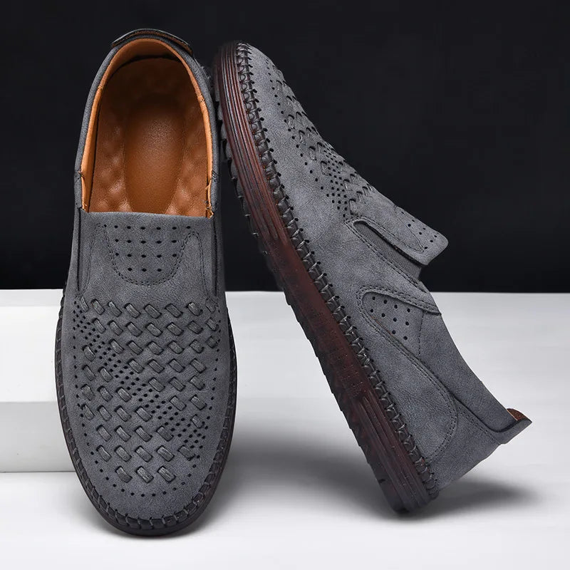 Breathable men's formal shoes in black, providing comfort without compromising on style.