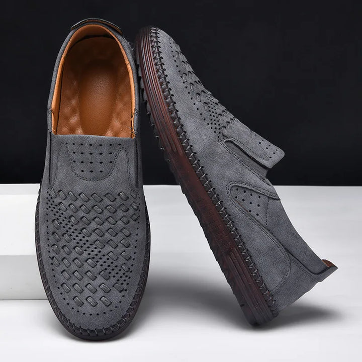 Breathable men's formal shoes in black, providing comfort without compromising on style.