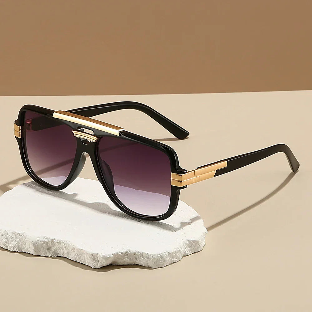 Stylish men's classic UV400 protective shades, essential men's fashion eyewear for everyday protection.
