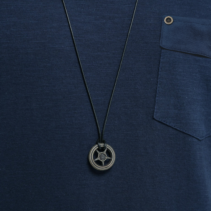Modern basic men's V-neck pocket t-shirt, perfect for relaxed summer casual wear and versatile style.