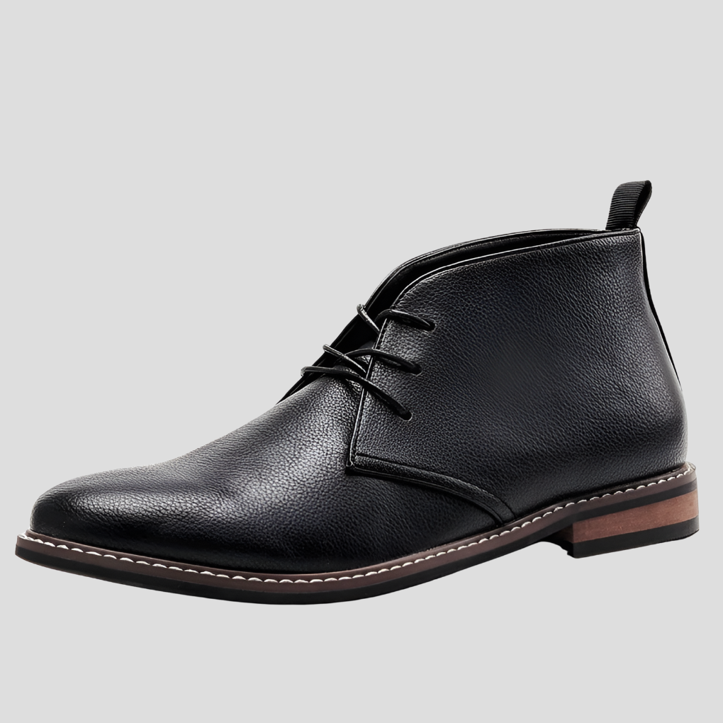 Versatile men's classic vintage desert boots. Lace-up ankle boots, ideal for stylish casual everyday fashion.