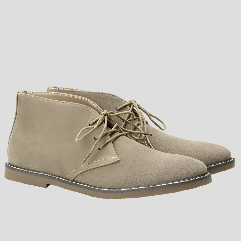 Men's everyday classic desert boots. Vintage-style lace-up ankle boots for stylish and versatile casual wear.