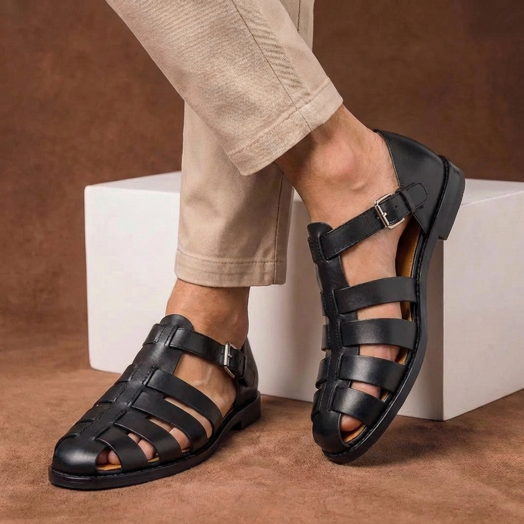 Comfortable men's closed-toe fisherman sandals, designed with adjustable buckle straps for casual summer footwear.