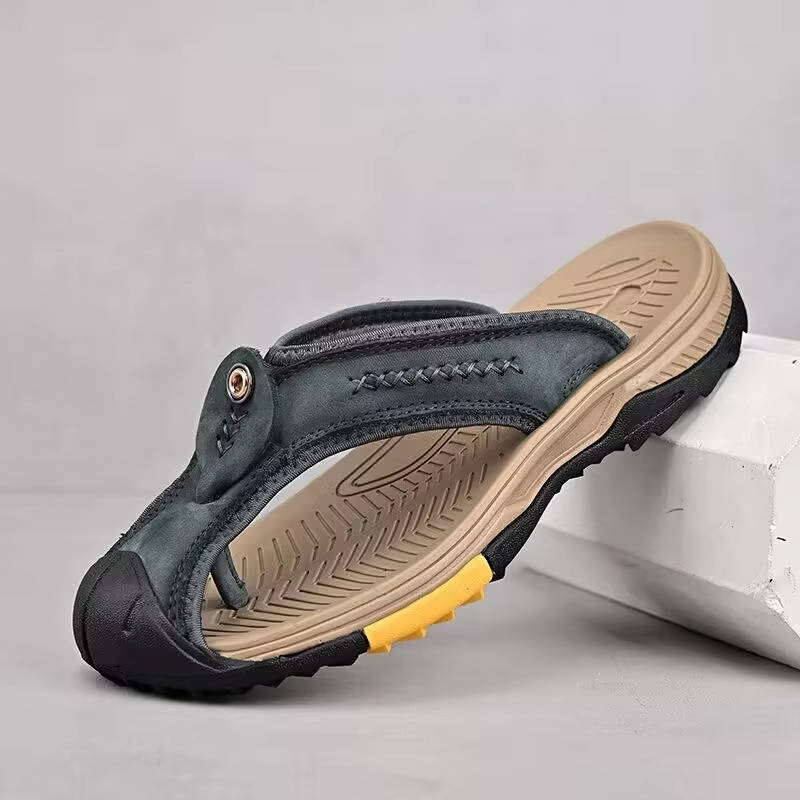 Active men's closed-toe water-resistant sandals. Non-slip sole for outdoor adventure, sport, and beach comfort.