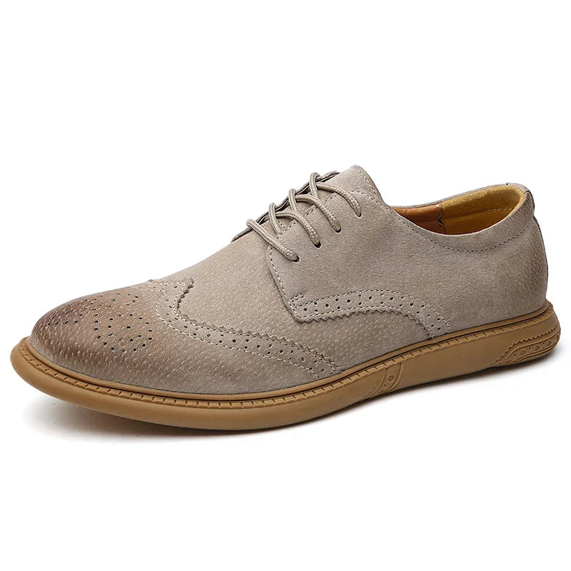 Fashionable men's lace-up shoes, ideal for dressy events or smart casual wear, combining style with comfort.