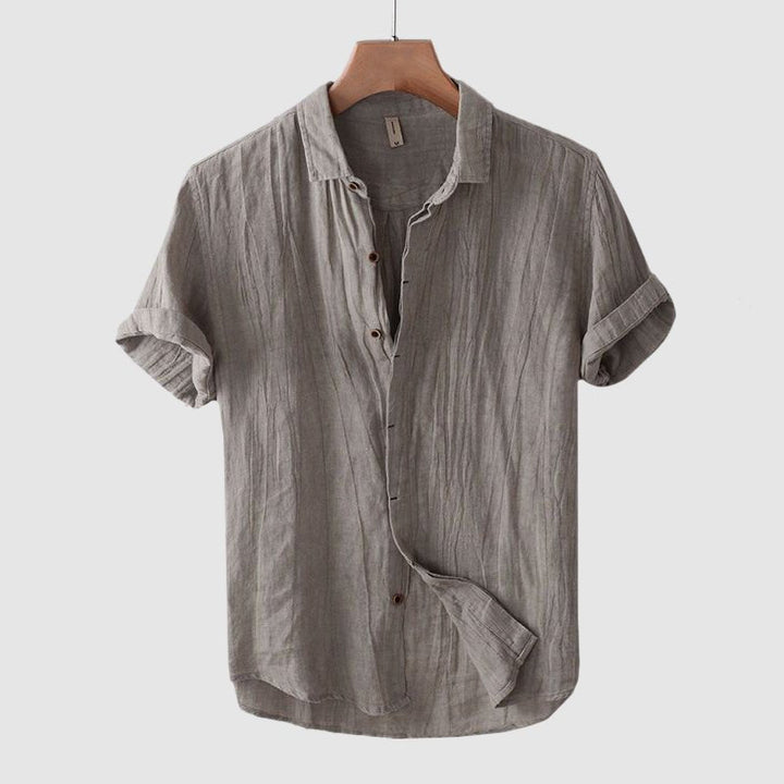 Effortless men's short sleeve shirt, a comfortable casual top with a textured fabric. Perfect for summer and warm days.