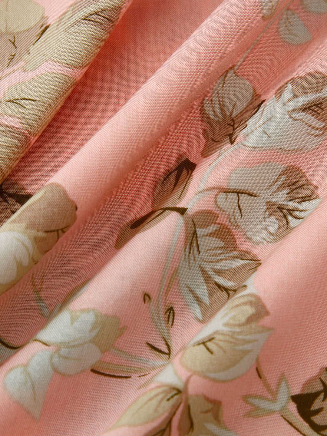Men's casual floral short sleeve button-down shirt for easy summer wear & elegant look.