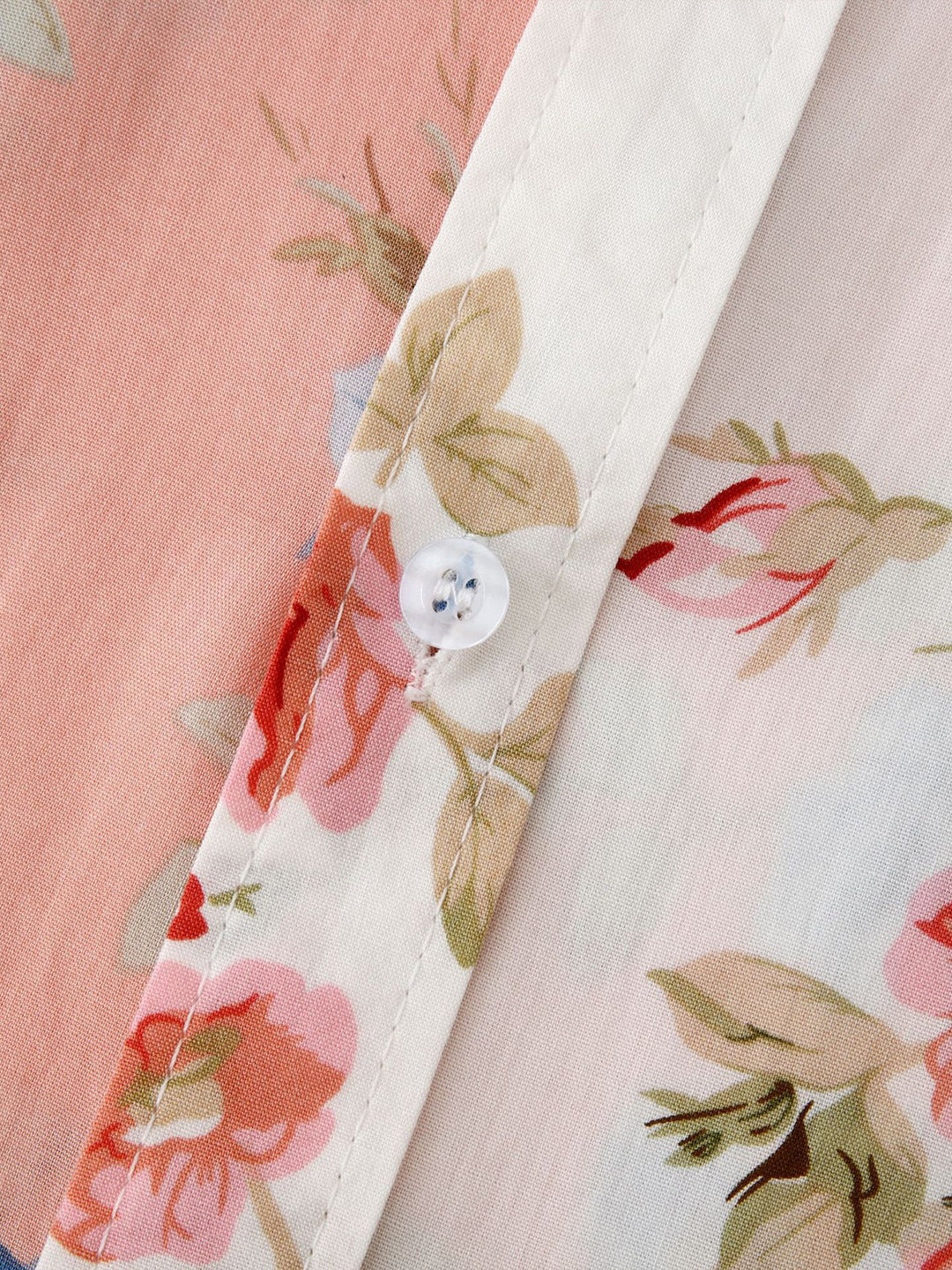 Elegant men's floral summer top, short sleeve button-down for refined casual outings.