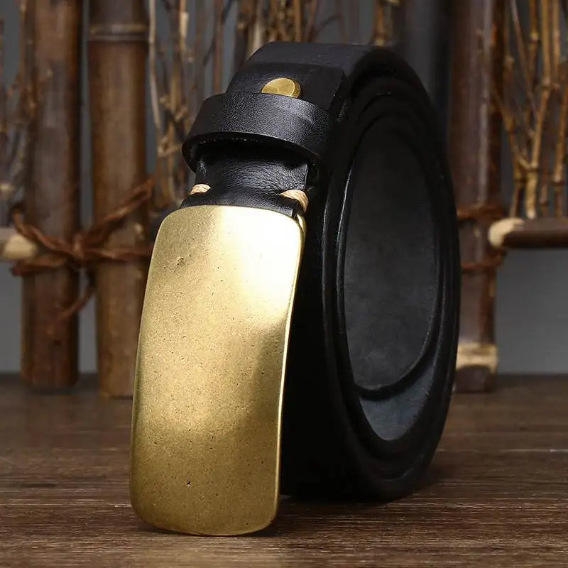 Durable men's leather belt for a rugged style. Features a strong forged brass buckle.