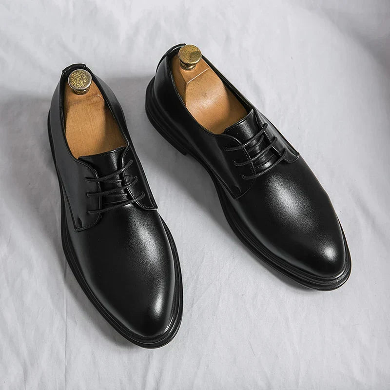 Versatile men's glossy black patent Derby shoes, perfect formal footwear for weddings, proms, and evening parties.