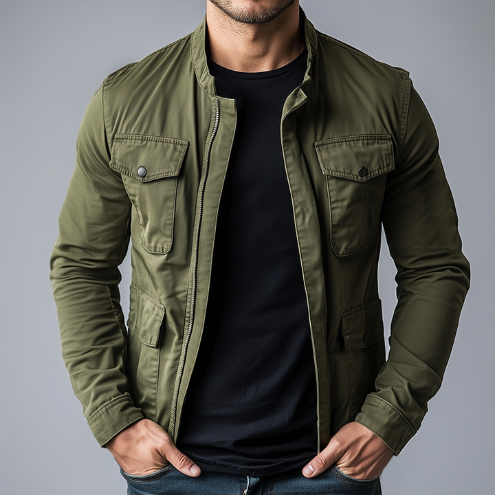 Retro men's green stand collar zipper jacket. Versatile casual outerwear with functional pockets, ideal for mid-season.