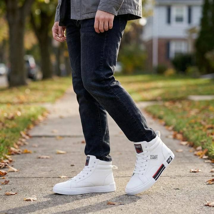 Men's high-top lace-up sneakers for stylish comfort and everyday casual wear.