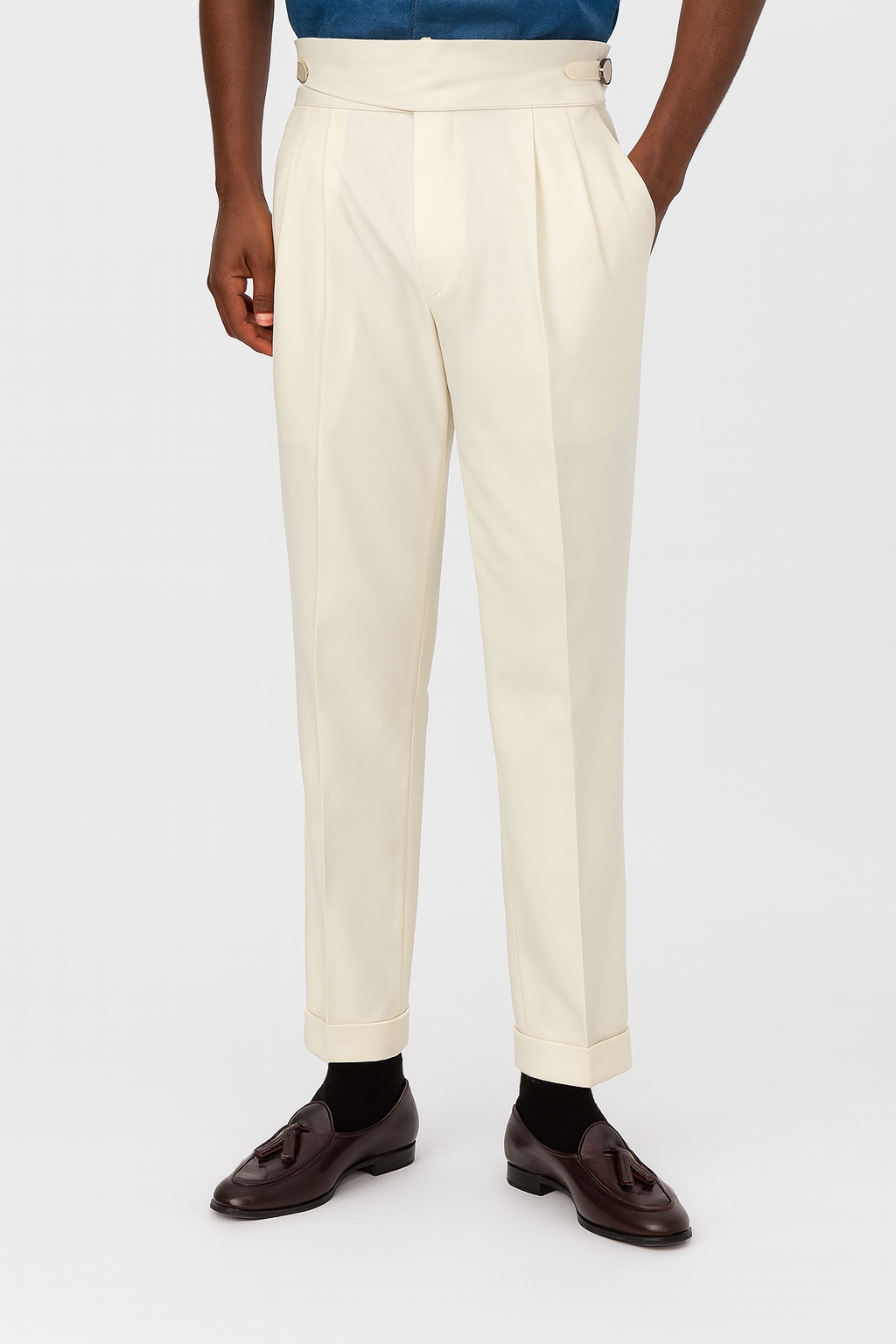 Men's high-waisted pleated trousers, ideal for business casual or elegant formal wear. Tailored fit.