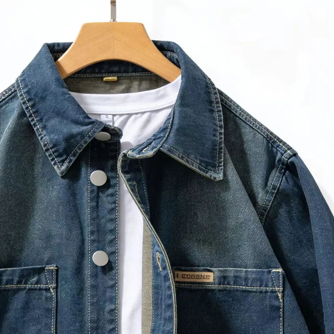 Stylish men's versatile overshirt, a modern wardrobe essential for effortless layering and everyday fashion.