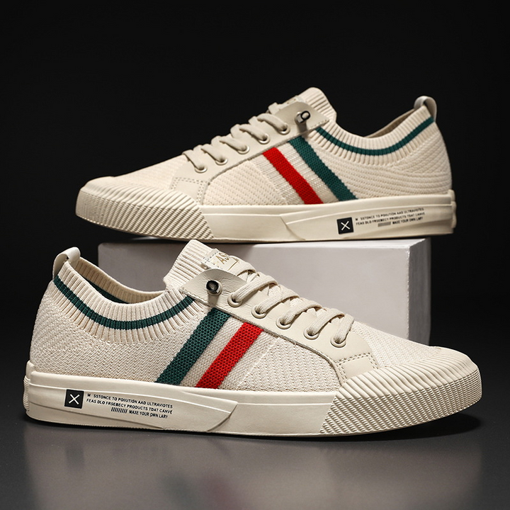 Breathable men's comfort sneakers with lace-up design, perfect for everyday walking and casual wear.