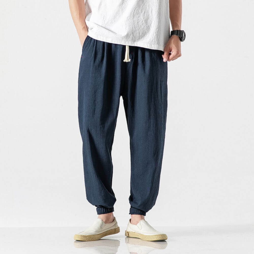 Everyday men's jogger pants, featuring a drawstring and lightweight design.