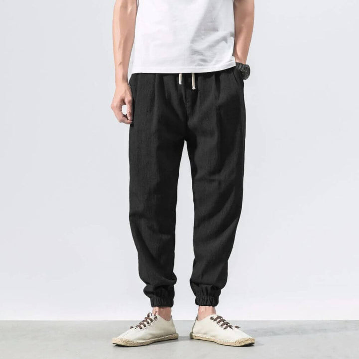 Lightweight men's summer pants, perfect for breathability and casual style.