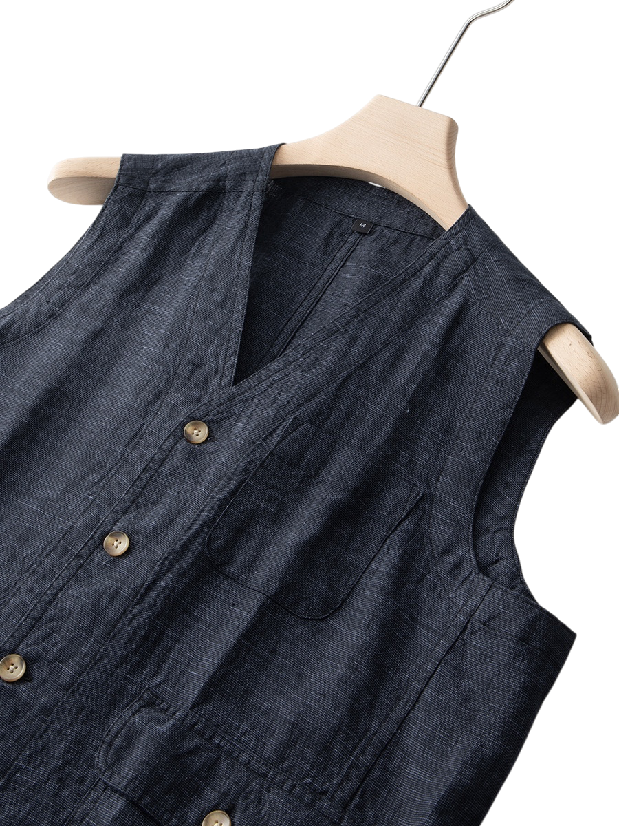 Comfortable men's breathable linen vest for summer, featuring a stylish tailored fit. Great for warm weather.