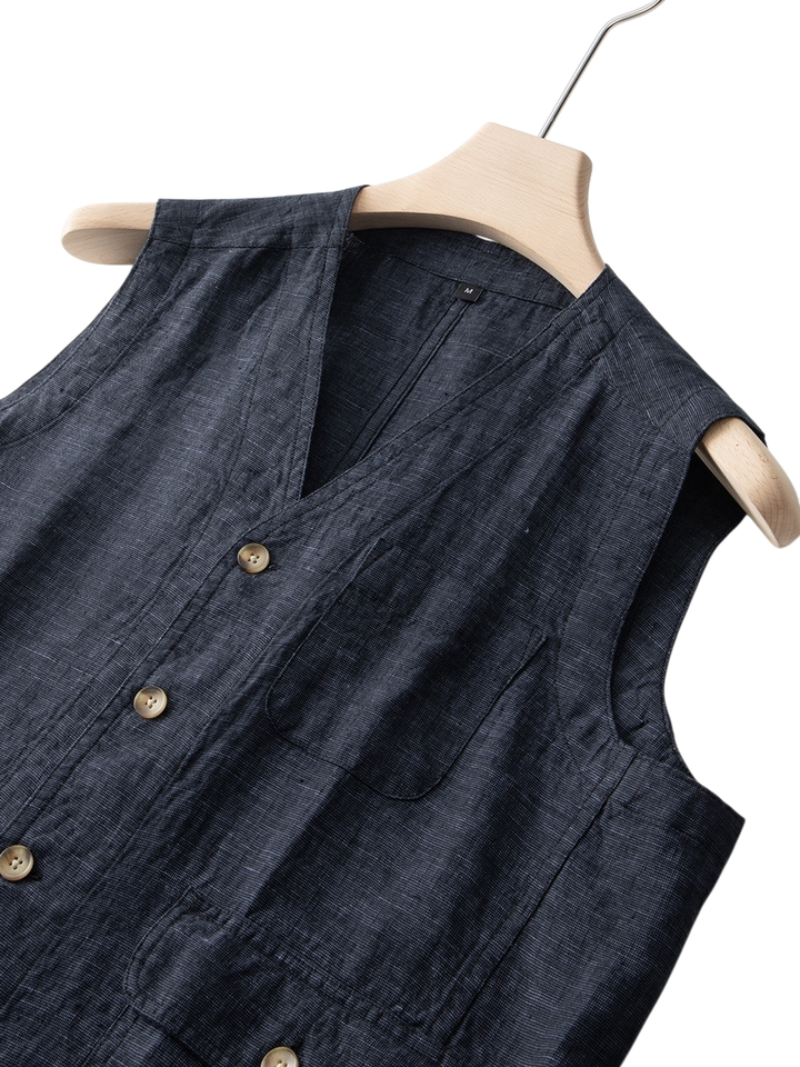 Comfortable men's breathable linen vest for summer, featuring a stylish tailored fit. Great for warm weather.