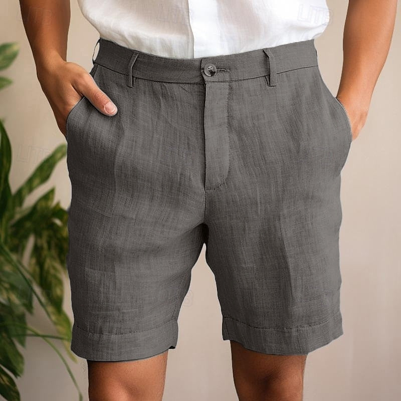 Versatile men's summer shorts in a relaxed fit, perfect for warm weather activities. Lightweight fabric.