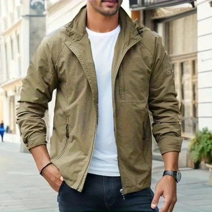 Men's lightweight transitional jacket for spring/fall, a casual zip-up windbreaker perfect for everyday style.