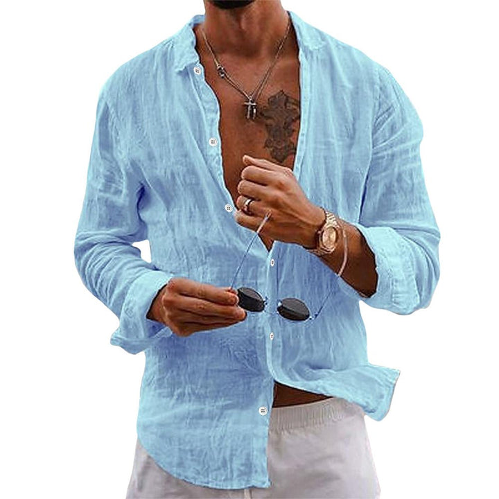 Comfortable men's everyday casual shirt, versatile for smart-casual summer fashion.