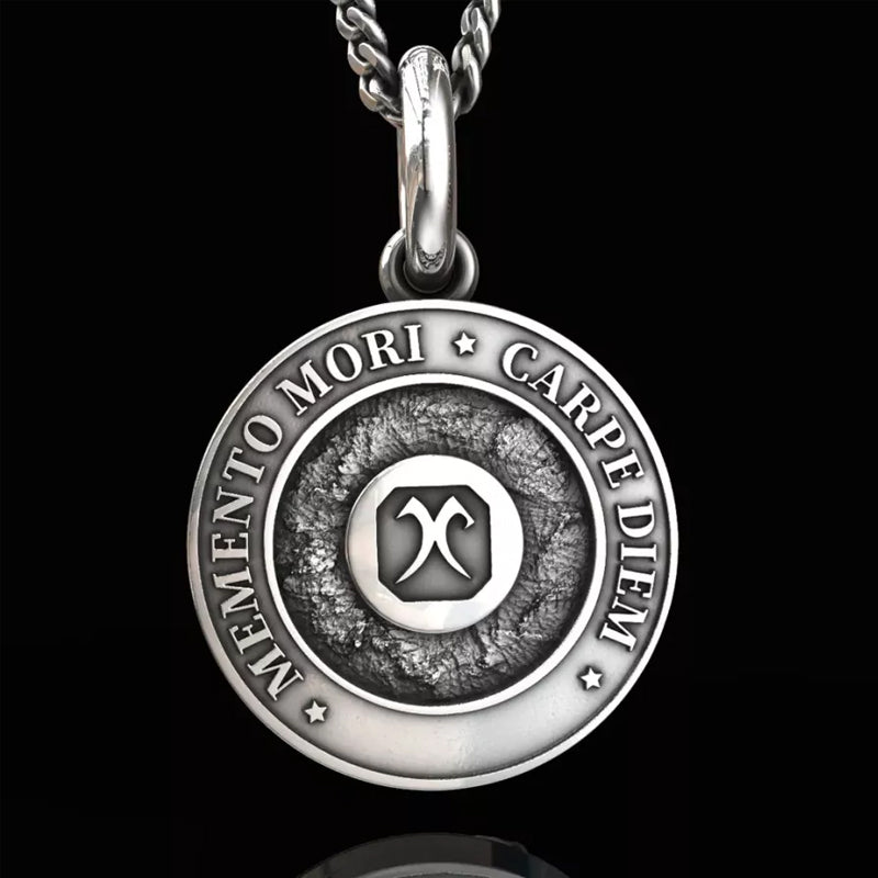 Close-up of a men's skull pendant, titanium steel, Memento Mori theme, ideal for gothic style