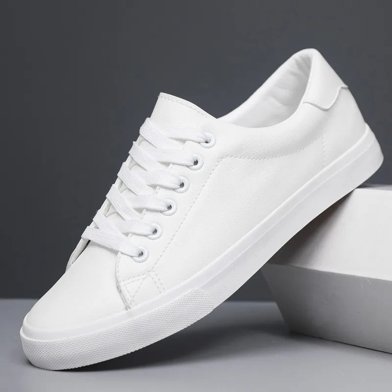 Modern men's low-top lace-up sneakers, essential comfortable footwear for daily casual men's style.