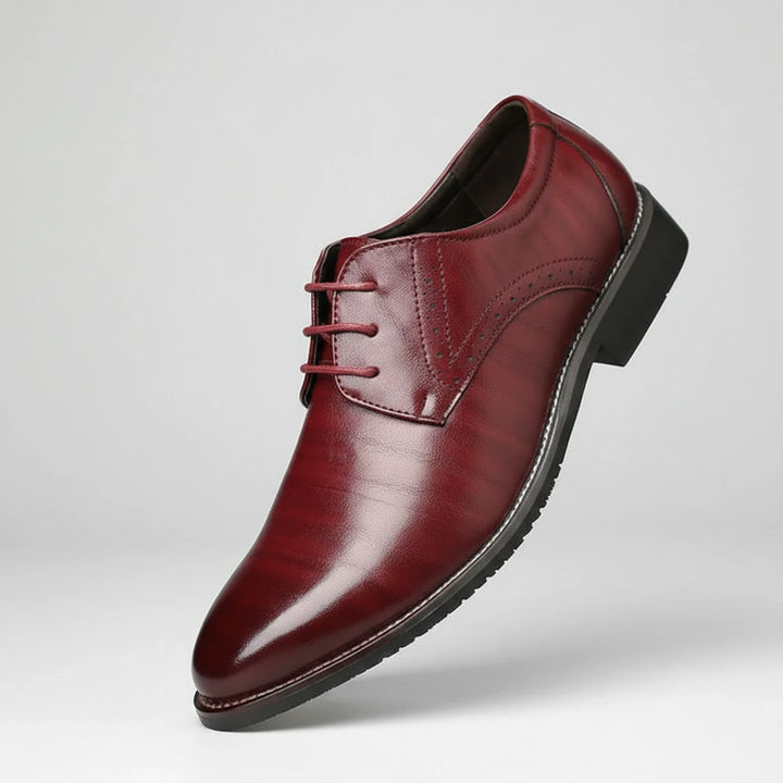 Stylish men's lace-up dress shoes with a pointed toe. Orthopedic comfort, ideal for formal wear & business attire.