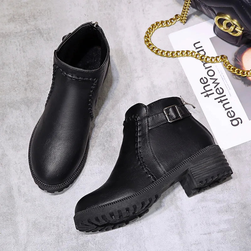 Men's premium leather casual ankle boots in black, featuring orthopedic support for all-day comfort
