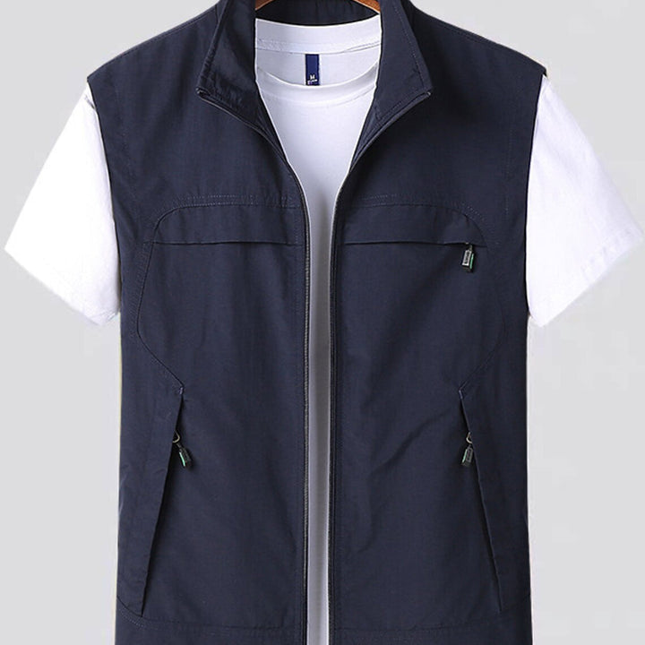 Men's quick-drying performance vest for activewear, athletic training, and summer comfort. Lightweight and breathable.